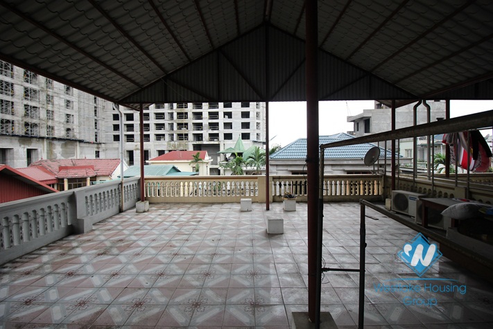 A cosy and good priced house with 4 bedrooms for rent in Tay Ho district